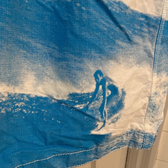 XXL Old Navy Men’s Swim Trunks - Picture 8 of 12